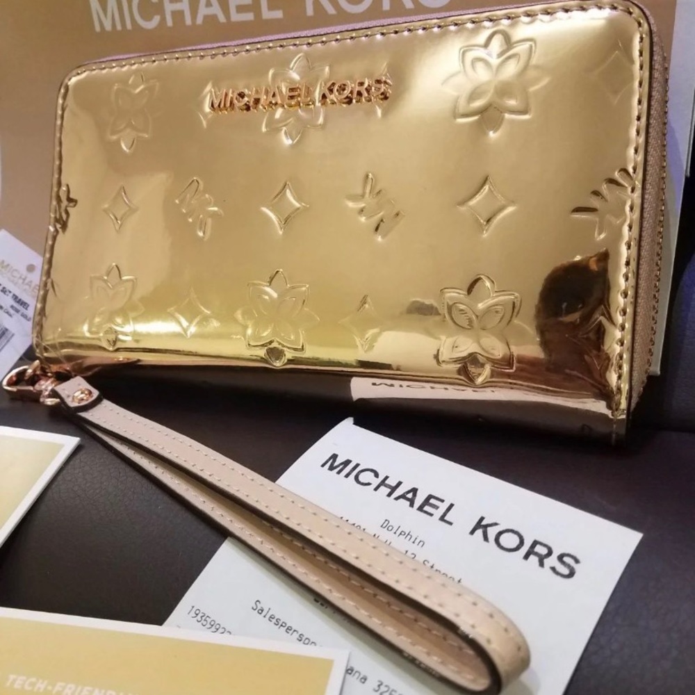 Michael Kors Wristlet/iPhone Case Wallet ROSE GOLD